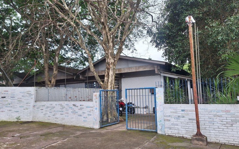 Estudante fica ferida apÃ³s cair de telhado de escola de Novo Hamburgo