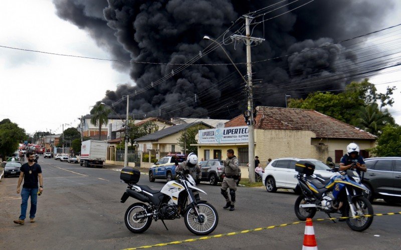  06/12/2023  INCÃŠNDIO  RUA  AURORA