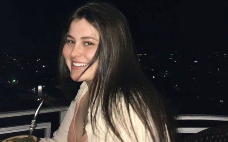 Nicolly Rosa, de 21 anos, foi uma das vítimas do acidente de trânsito na RS-115, em Igrejinha | Jornal NH