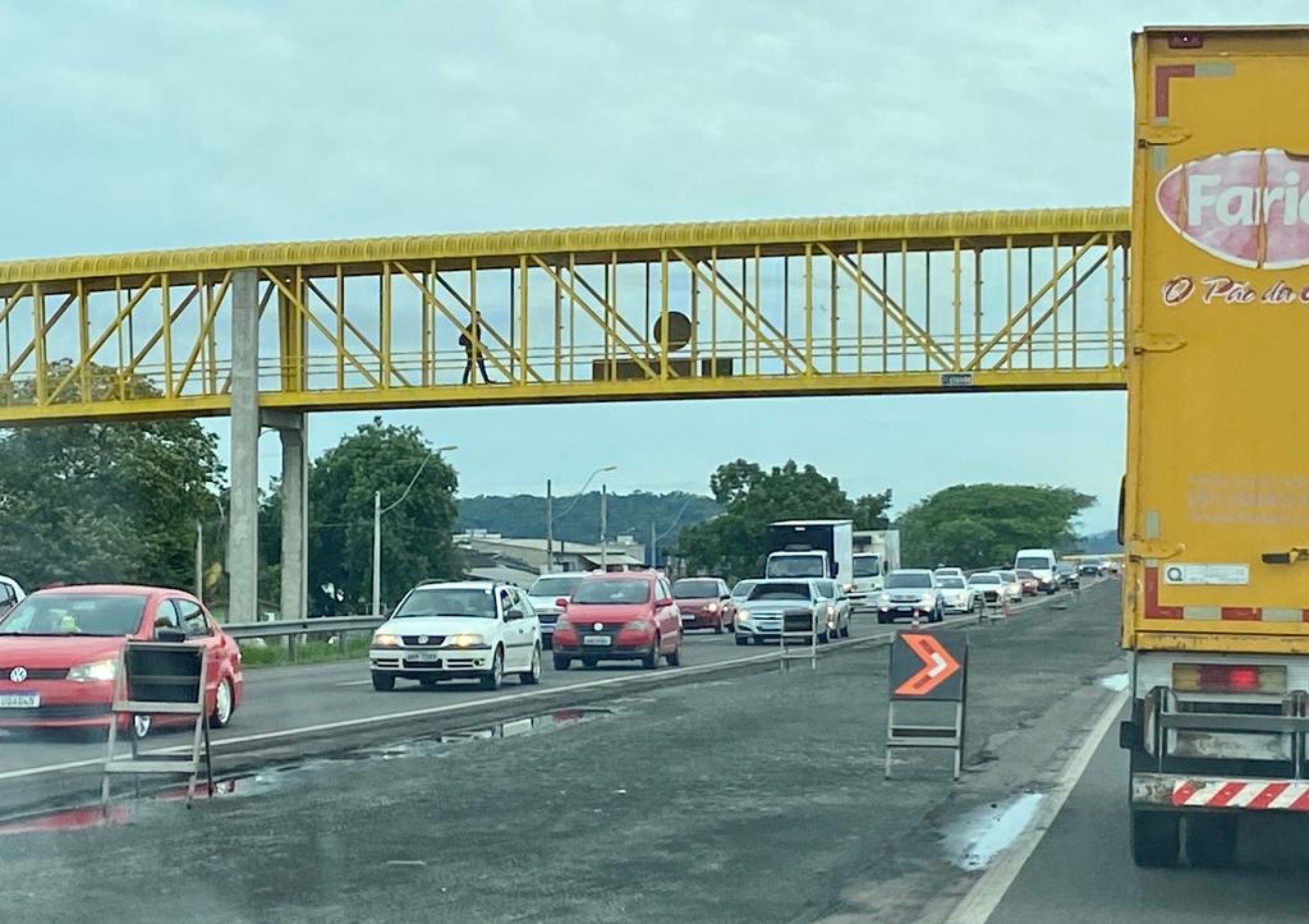 BR-116: Com bloqueios previstos na rodovia, veja onde o trânsito é mais intenso nesta manhã
