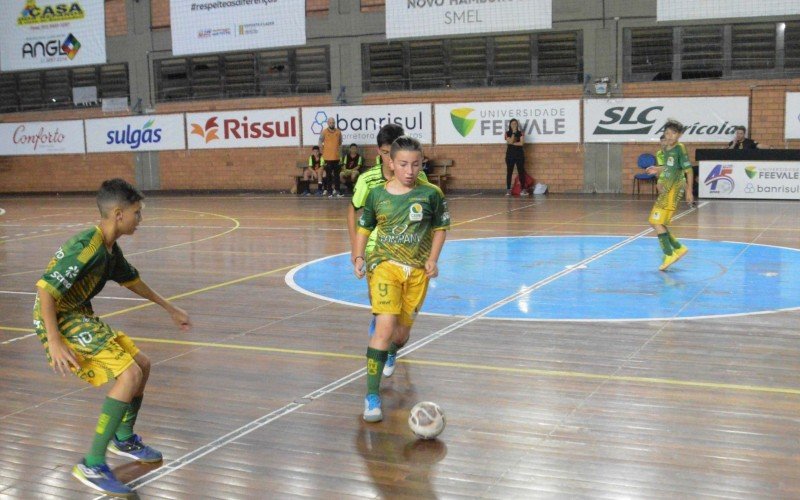 Equipes entrarão em quadra neste sábado no Ginásio Municipal Agostinho Cavasotto | Jornal NH