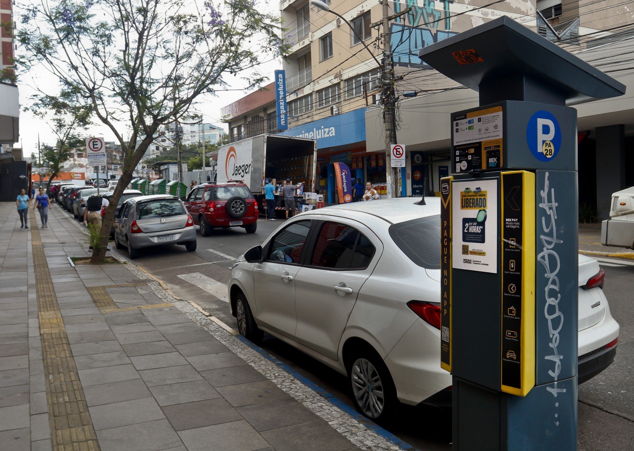 "O estacionamento rotativo vai voltar", avisa o secretário de Mobilidade de Canoas