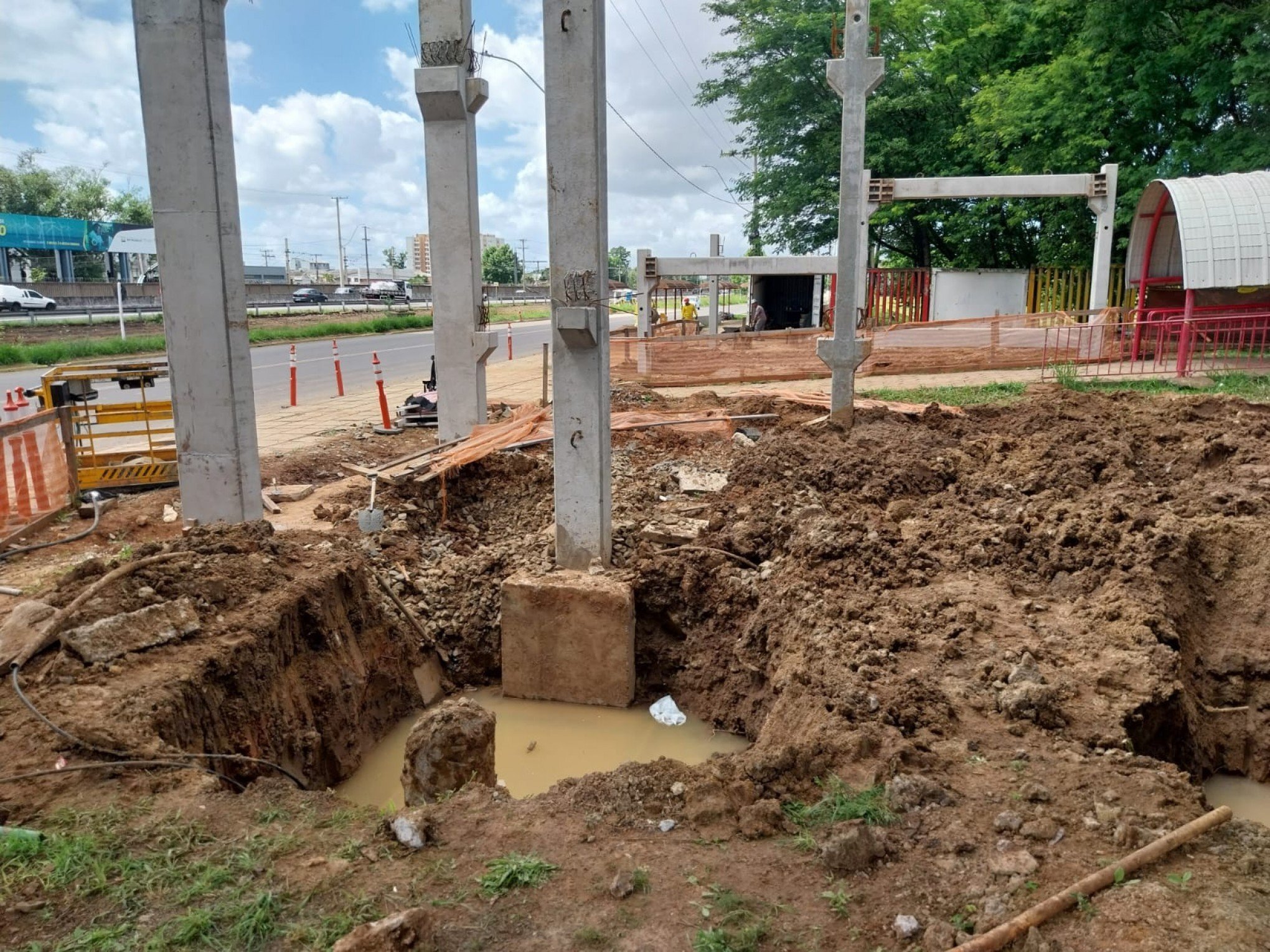 Obras na BR-116, em Esteio