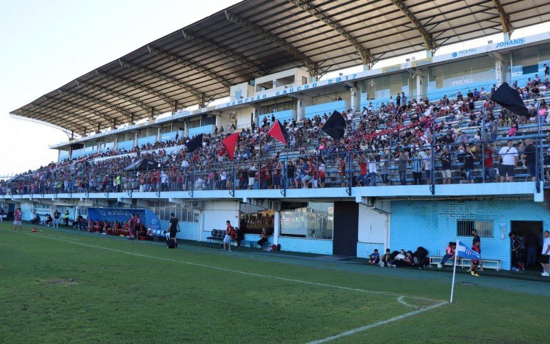 Cerca de 3 mil torcedores compareceram ao EstÃ¡dio do Vale para acompanhar finais