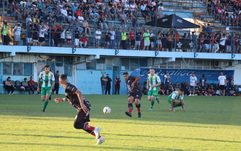 Duelo entre Veterano e HamburguÃªs teve bom nÃ­vel tÃ©cnico