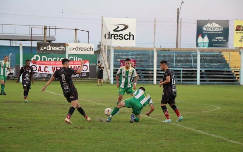 Duelo entre Veterano e HamburguÃªs teve bom nÃ­vel tÃ©cnico