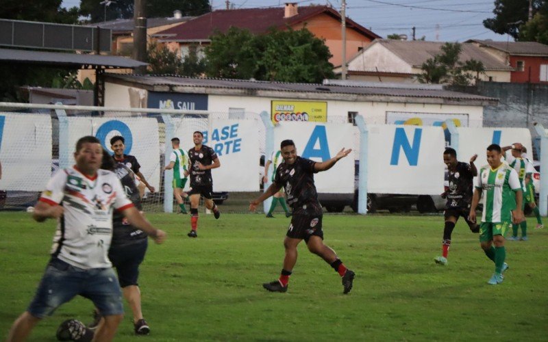 Natan marcou o segundo gol do Veterano