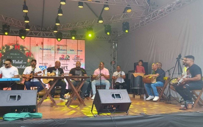 Grupo Aquarela entreteu o público na Praça da Biblioteca neste domingo