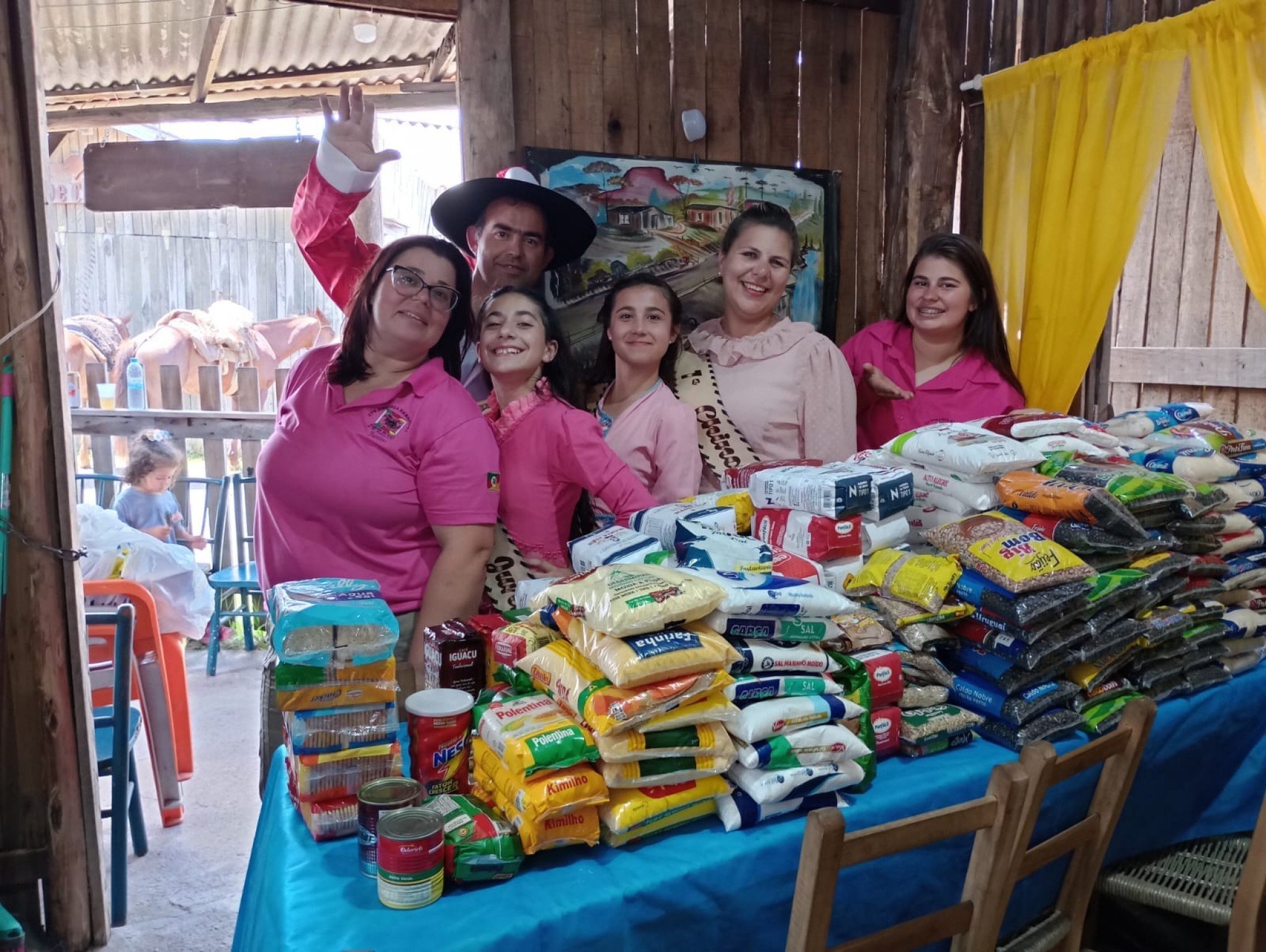 Cavalgada do bem sapucaiense arrecada 2 toneladas de alimentos 