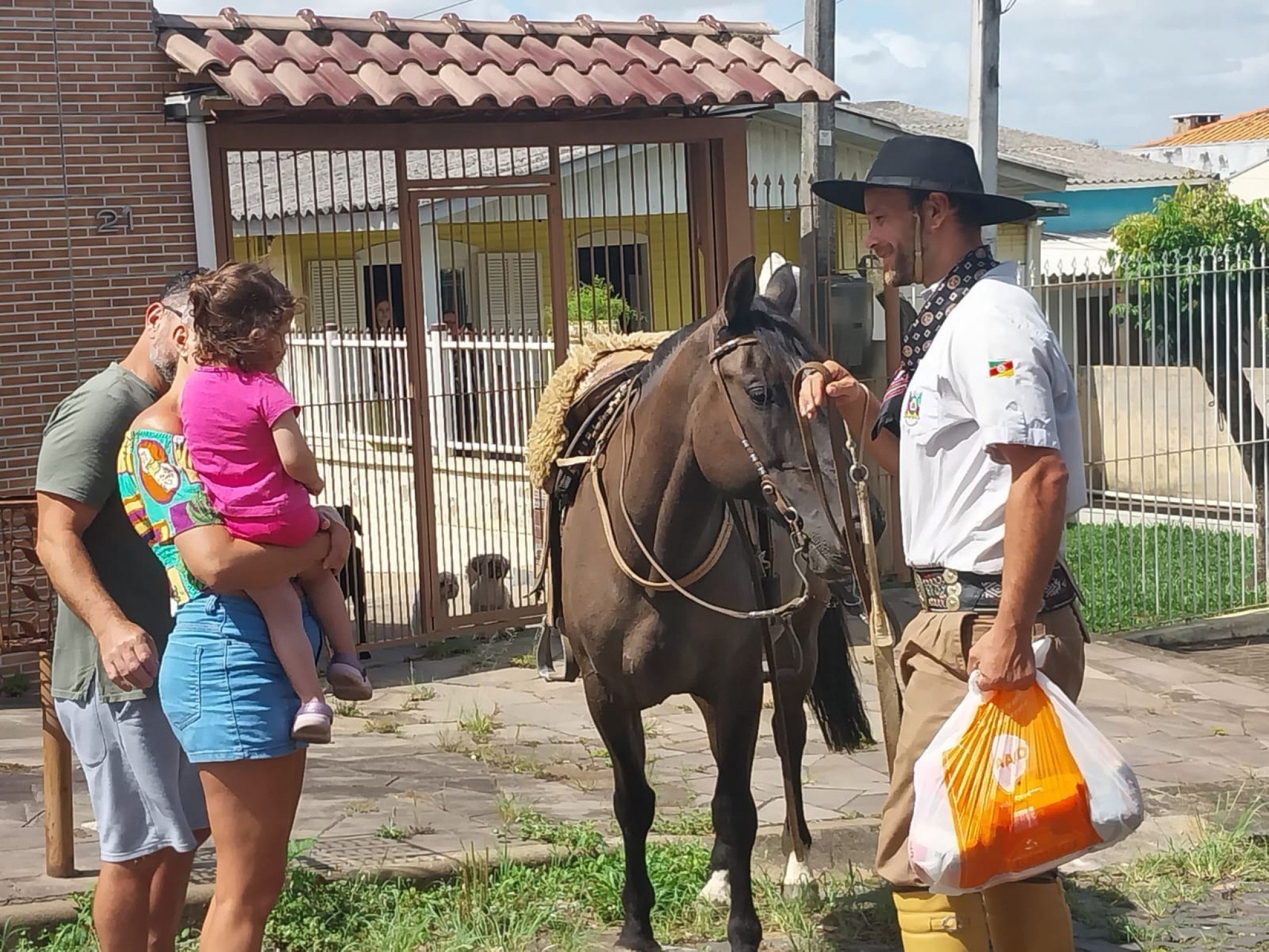 Cavalgada do Bem arrecadou cerca de duas toneladas de alimentos em Sapucaia do Sul