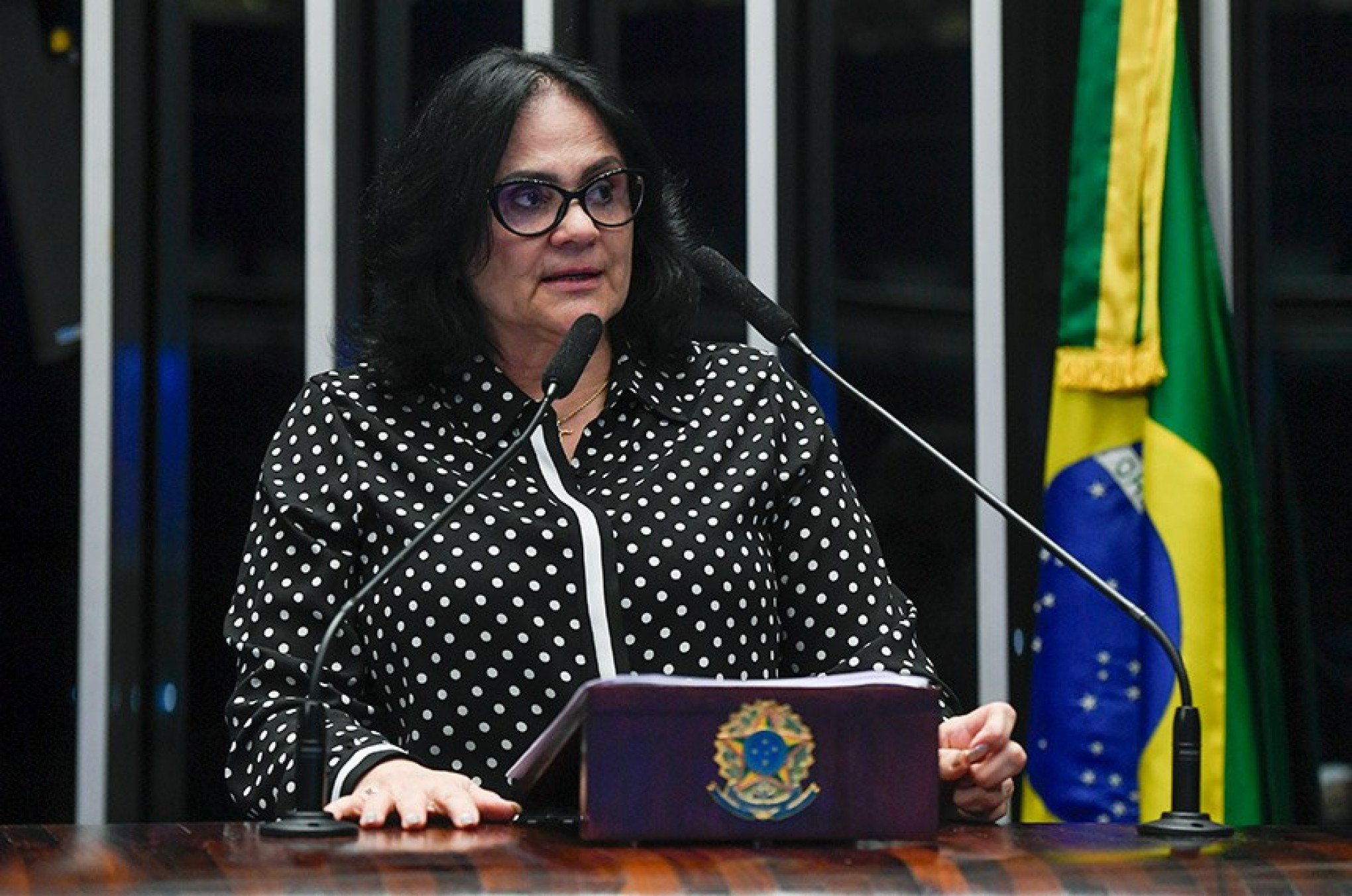 HERPES-ZÓSTER: Senadora Damares Alves recebe alta após internação por paralisia facial