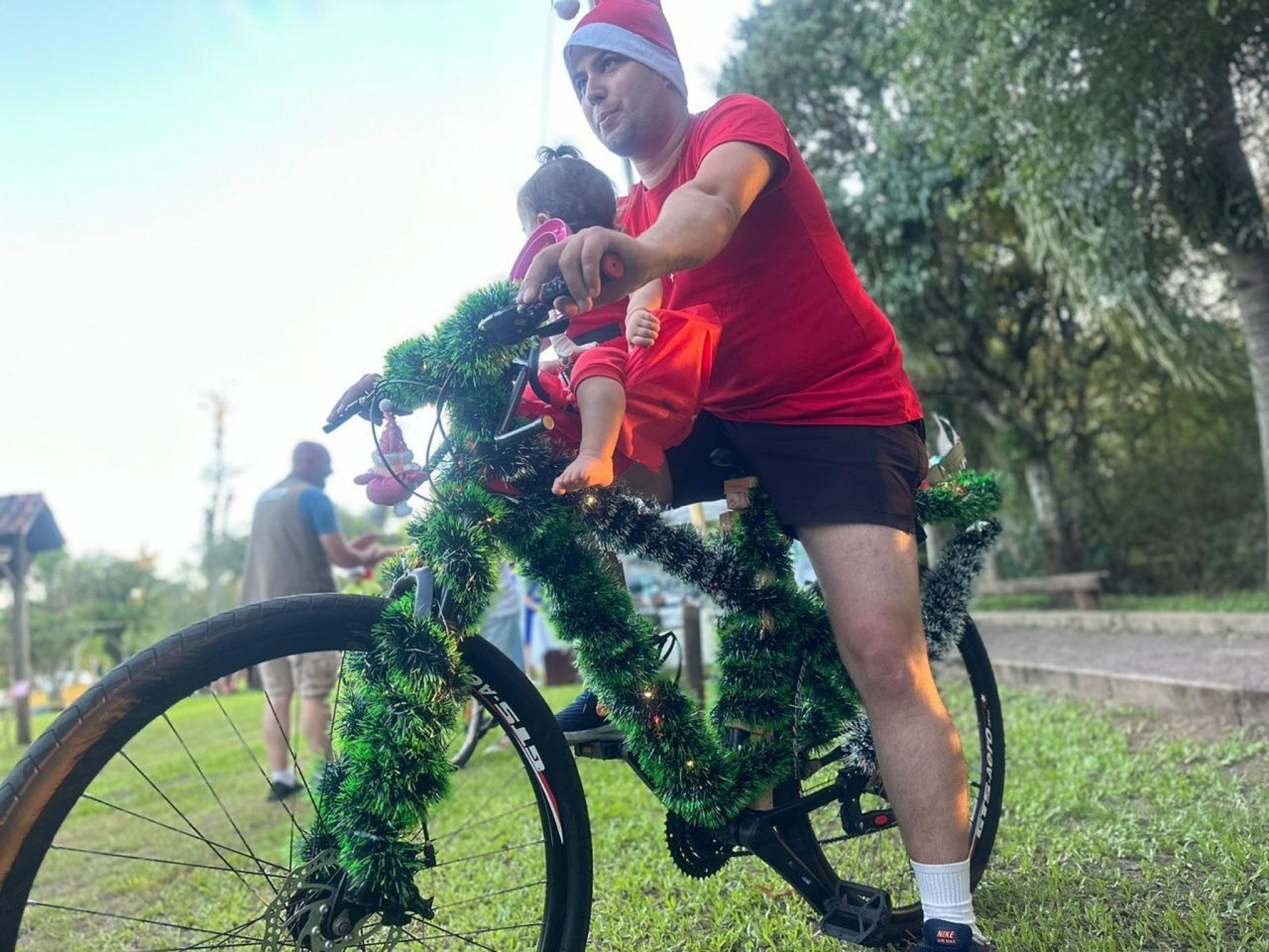 EdiÃ§Ã£o especial de Natal do Eu Vou de Bike ocorreu neste sÃ¡bado (9)