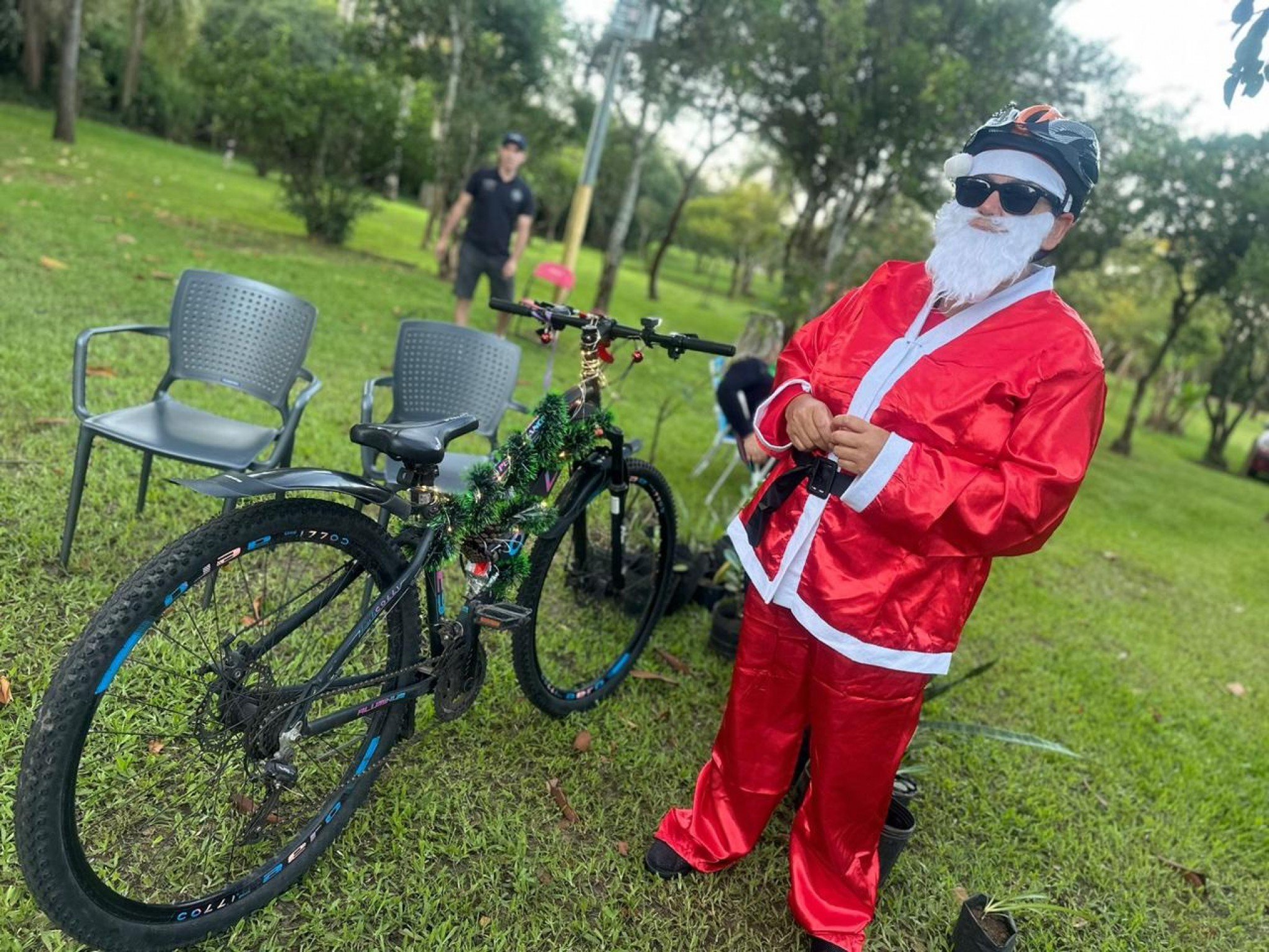 EdiÃ§Ã£o especial de Natal do Eu Vou de Bike ocorreu neste sÃ¡bado (9)