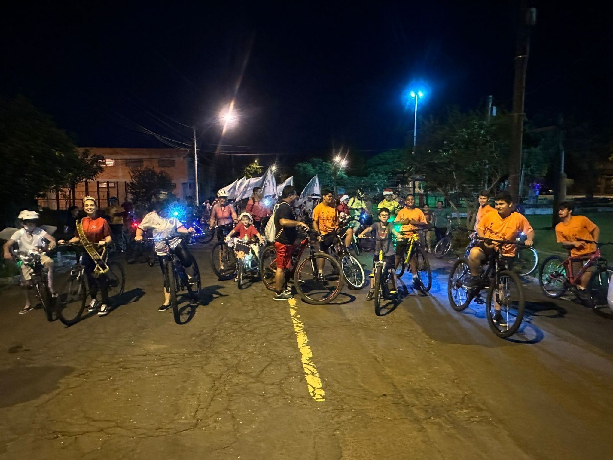 Eu Vou de Bike especial de Natal ilumina as ruas de São Leopoldo
