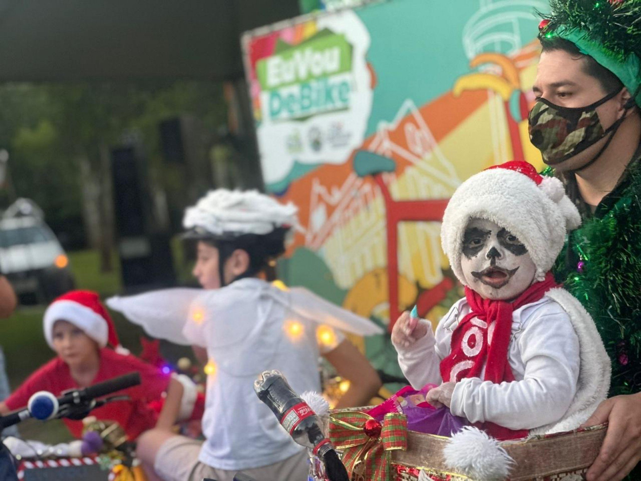 EdiÃ§Ã£o especial de Natal do Eu Vou de Bike ocorreu neste sÃ¡bado (9)