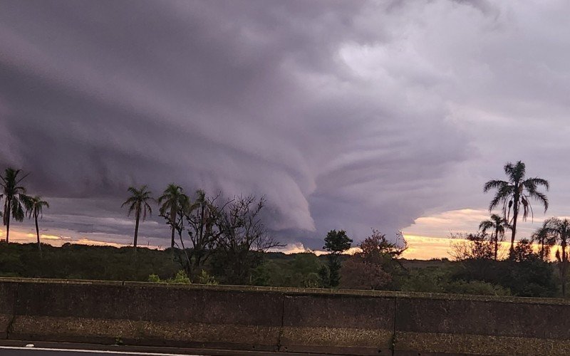 TEMPORAL: Há risco de tempestade com vendaval no RS; saiba motivo e áreas mais atingidas