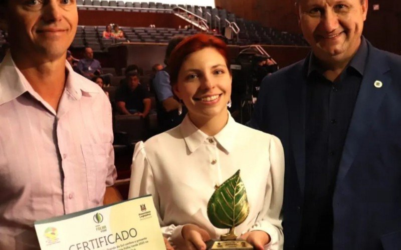 Roberto, Eduarda e o deputado Elton Weber | Jornal NH