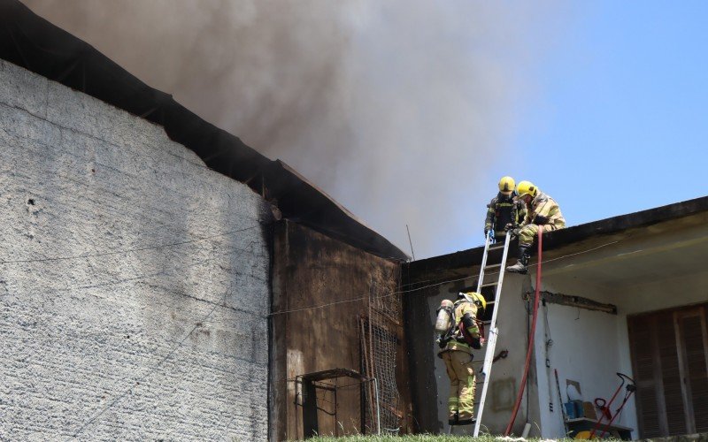 Fogo consumiu empresa de componentes para calÃ§ados do bairro Primavera