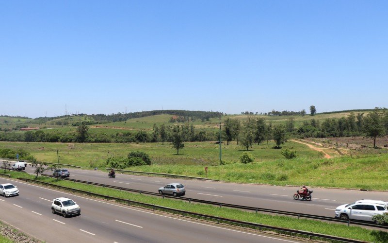 Área onde será construída o Boulevard Germânia, em Novo Hamburgo, fica às margens da BR-116 | Jornal NH