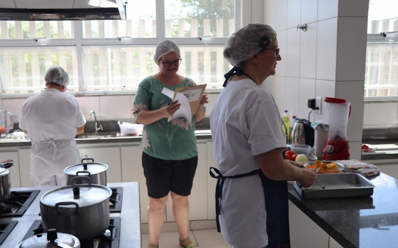 Cinco merendeiras participaram da final do SuperChef da AlimentaÃ§Ã£o Escolar 
