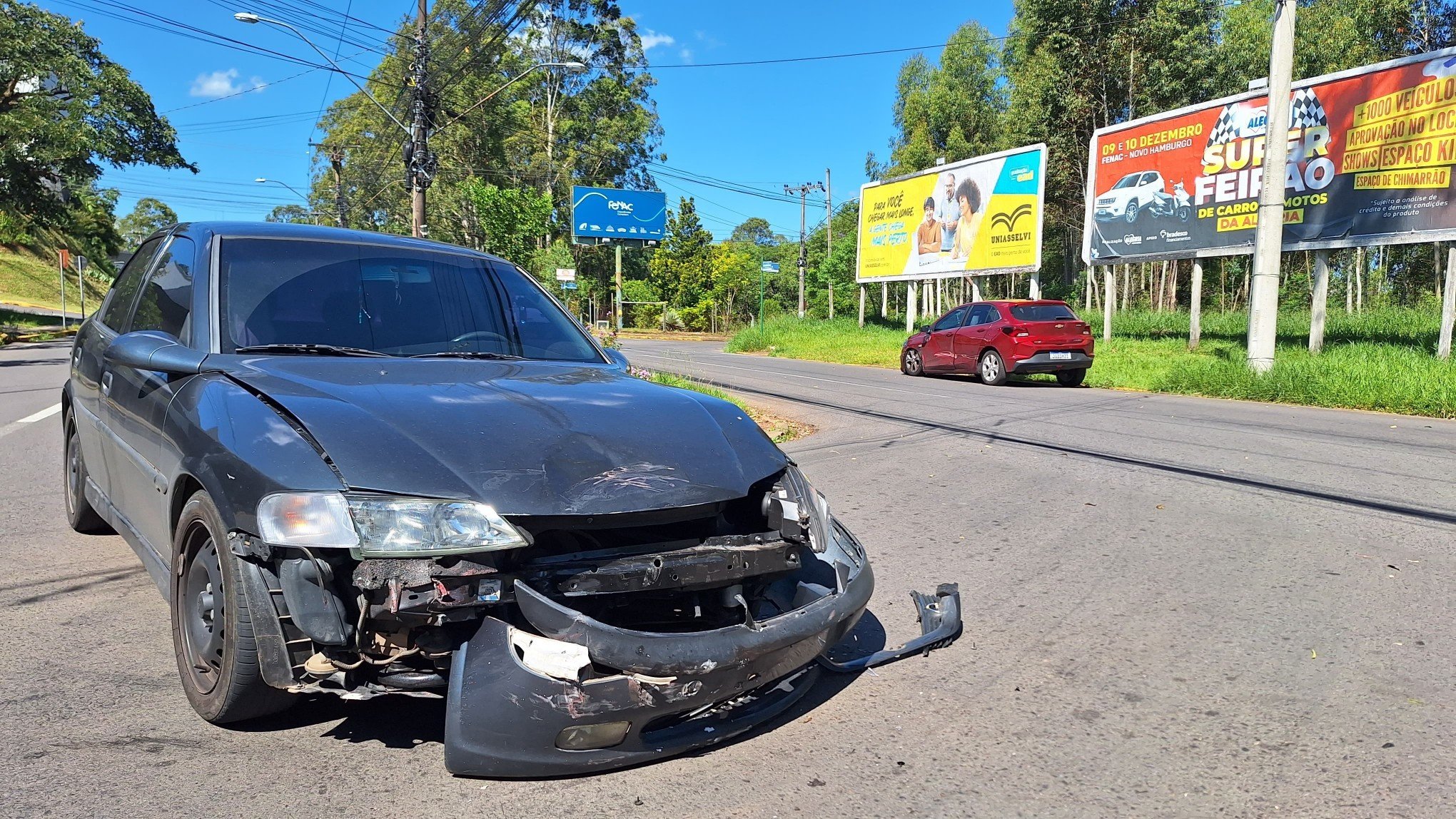 Acidente envolveu Vectra e Onix no bairro Ideal | Jornal NH