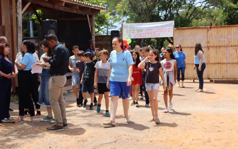 CerimÃ´nia de inÃ­cio das obras de construÃ§Ã£o do novo prÃ©dio da Escola Municipal de EducaÃ§Ã£o BÃ¡sica Harry Roth