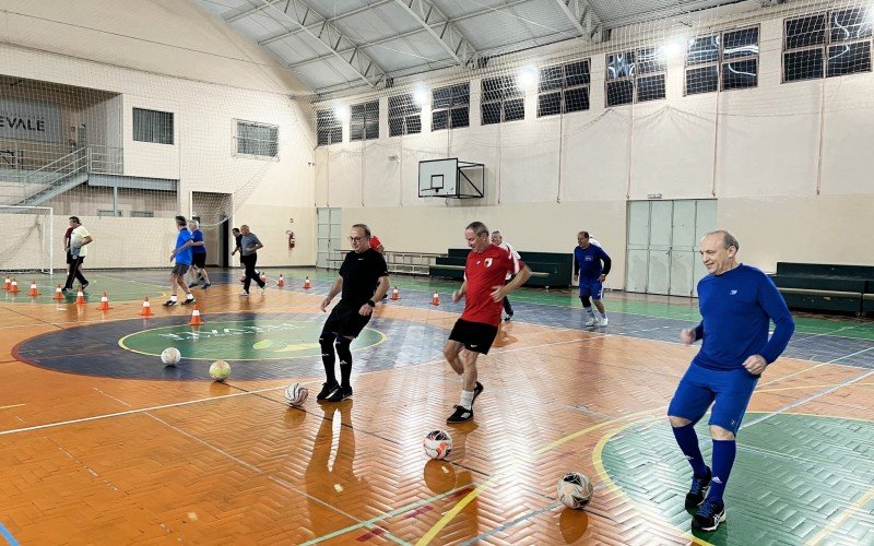 Grupo se exercita duas vezes por semana, das 6h às 7h, no Câmpus I da Universidade Feevale  | Jornal NH