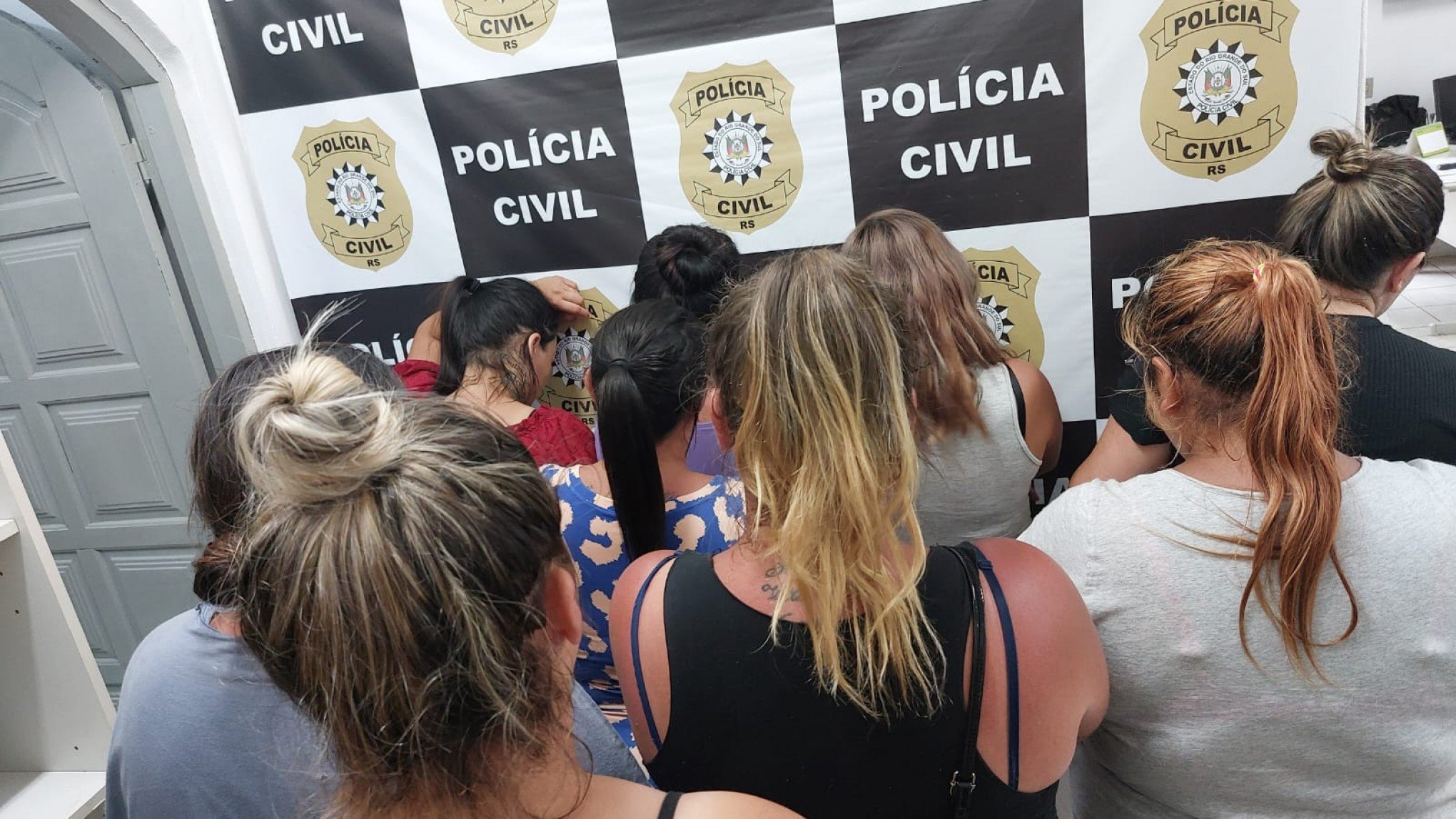 Entenda o que levou nove mulheres a serem detidas enquanto vendiam rifas na Serra