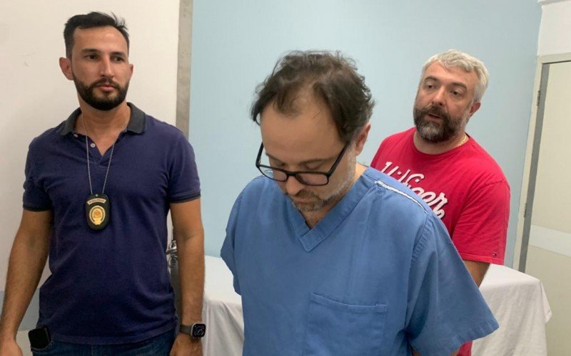 João Couto saiu algemado, na tarde desta quinta-feira, do Hospital Municipal de Caçapava  | Jornal NH