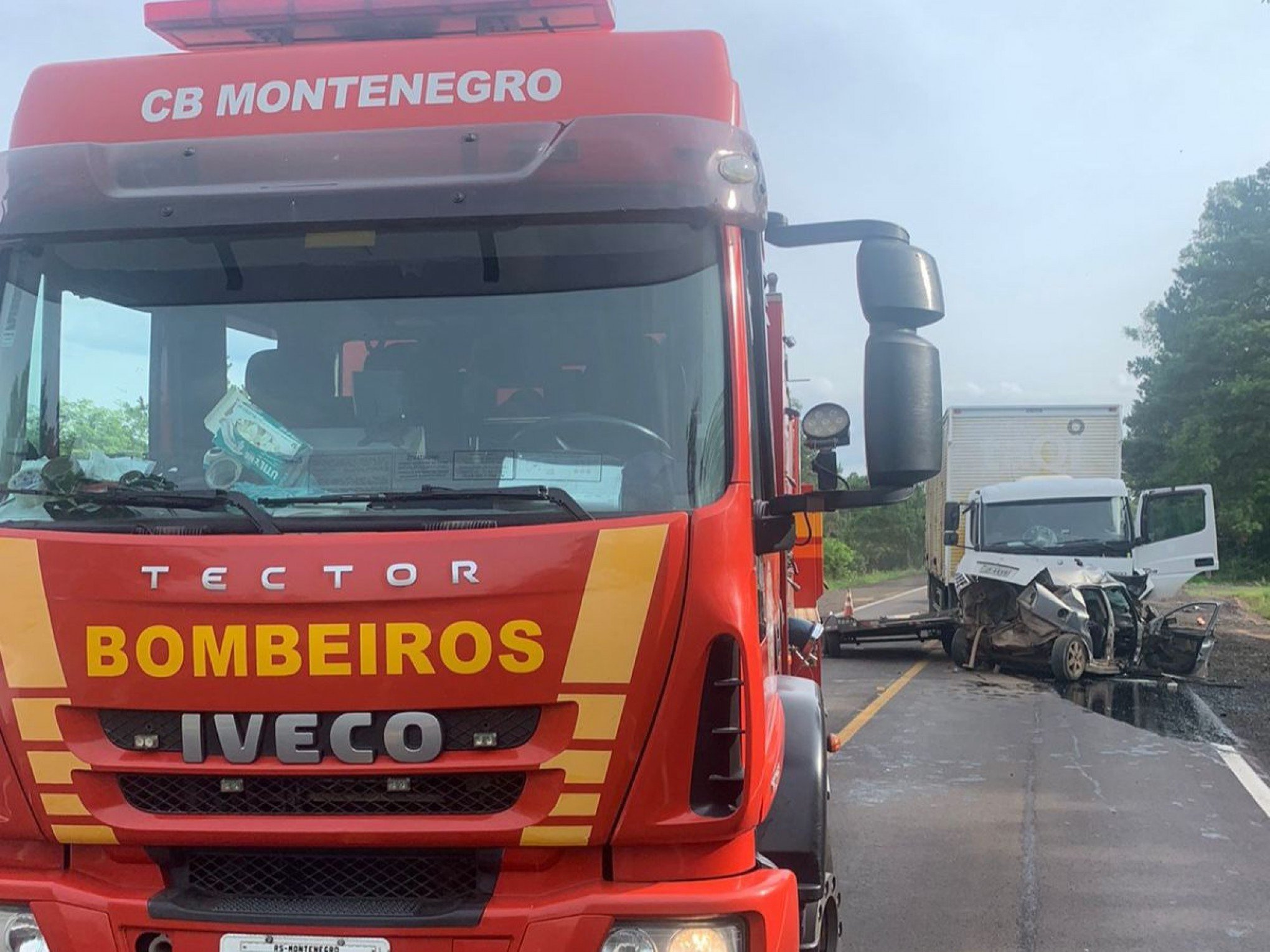 MORTE NO TRÂNSITO: Motorista morre e passageira fica ferida em rodovia da região