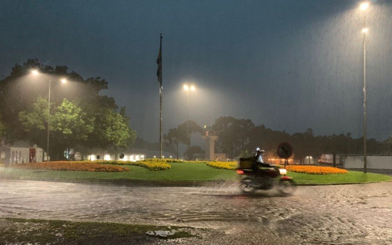 Alagamento na Avenida Bom Jardim, no acesso a Ivoti | Jornal NH