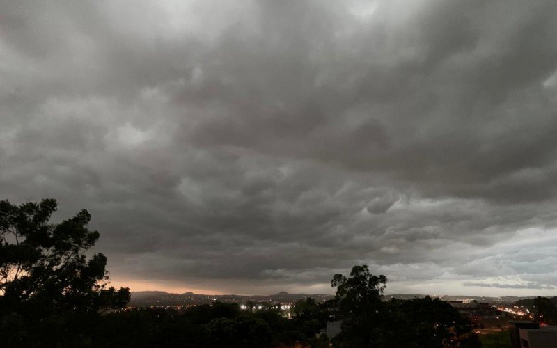 CALOR: Veja vídeo da chegada do temporal a Novo Hamburgo