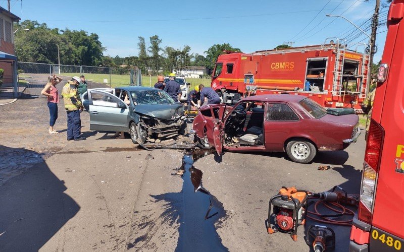 Colisão aconteceu na principal avenida do bairro Campo Grande  | Jornal NH