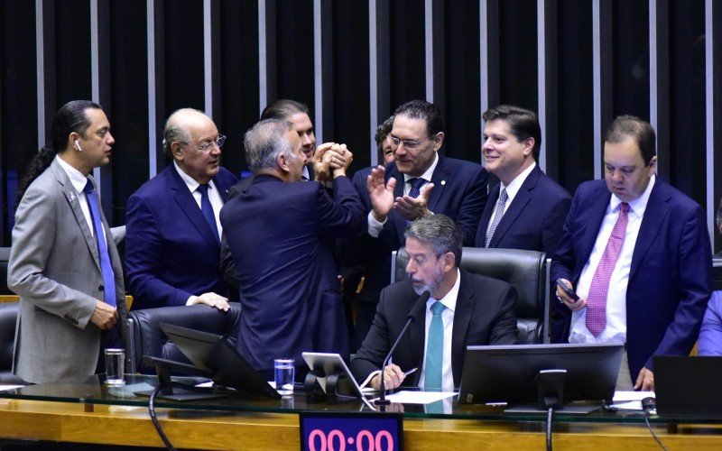 Câmara dos Deputados aprova reforma tributária