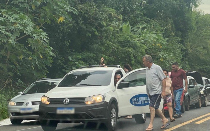 Engavetamento envolveu pelo menos quatro carros na tarde deste domingo | Jornal NH