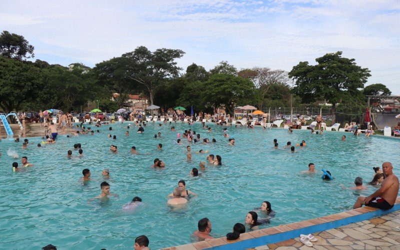 Piscinas são opções para matar o calor | abc+