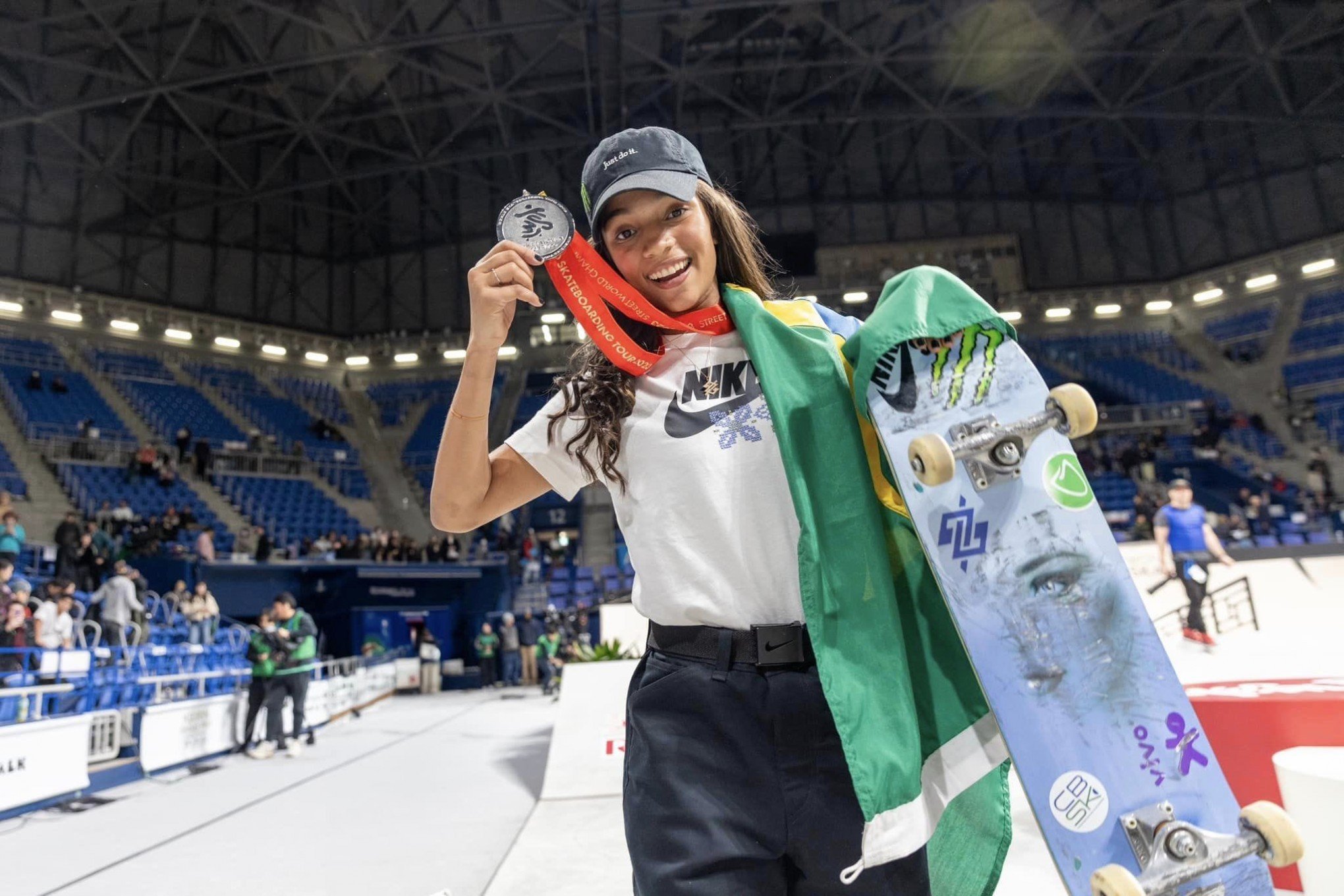 Rayssa Leal, a Fadinha, conquista prata no Mundial de skate street no Japão