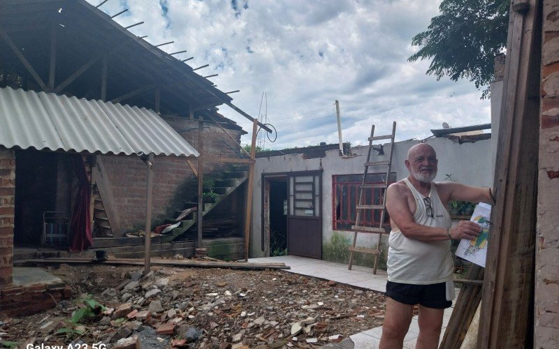 Amigos de Artur Manoel de Oliveira, o Arturzinho, fazem ação para arrecadar R$ 200 mil para reconstruir casa, no bairro Guarani | abc+