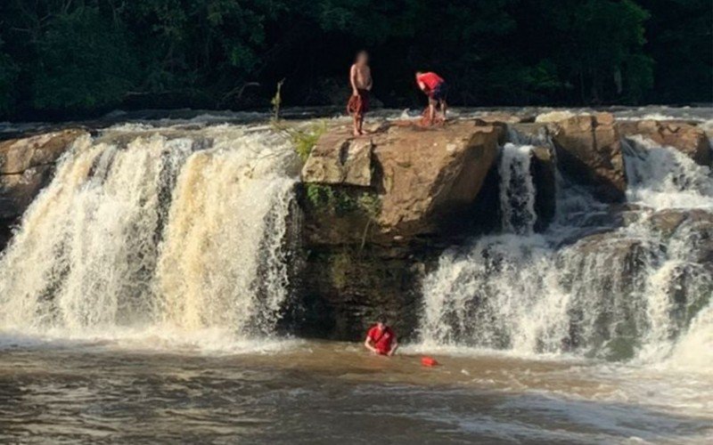 Buscar por jovem começaram na tarde de domingo em cascata da região | Jornal NH