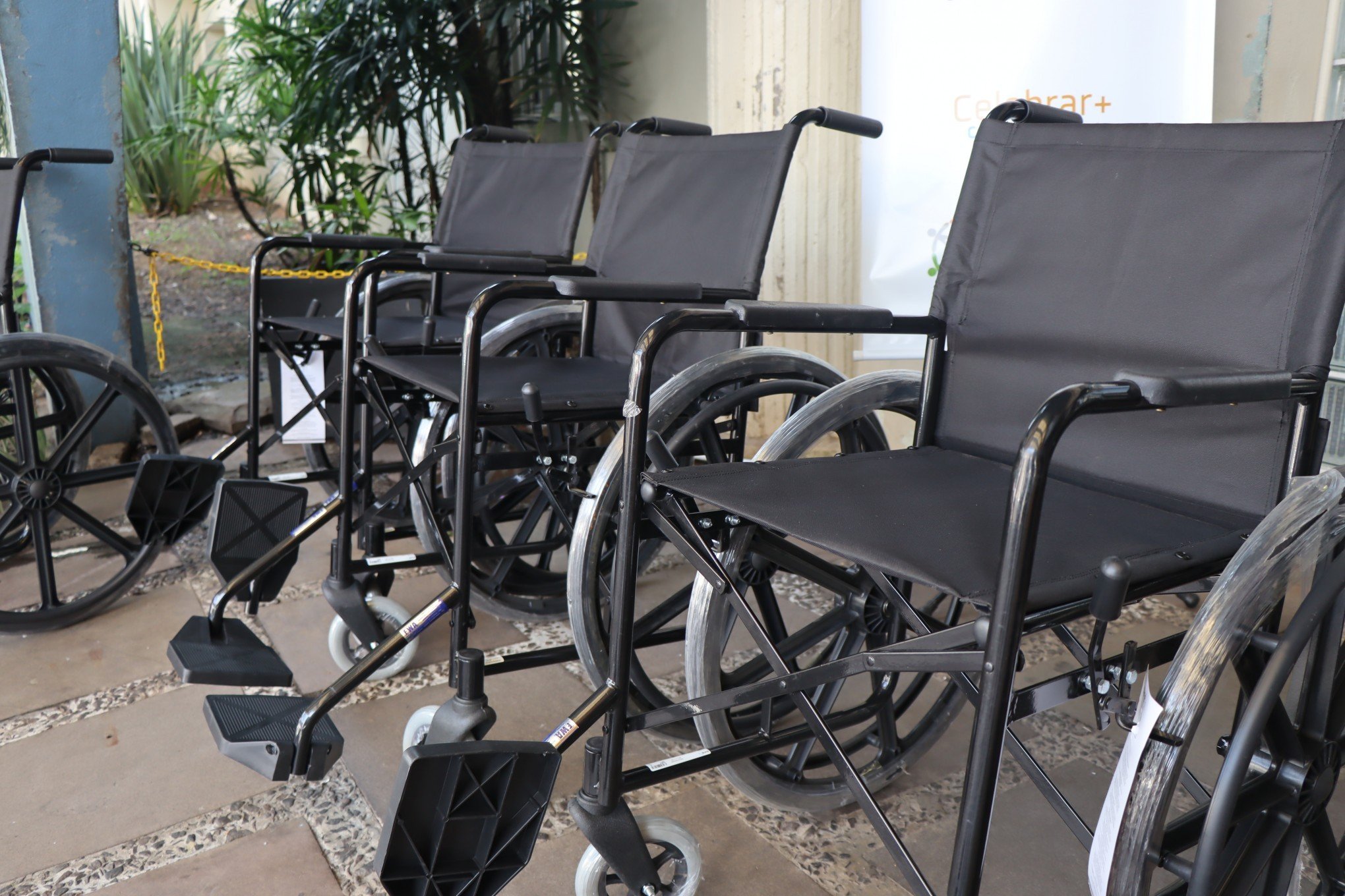 Rotary Club doa cadeiras de rodas ao Hospital Municipal
