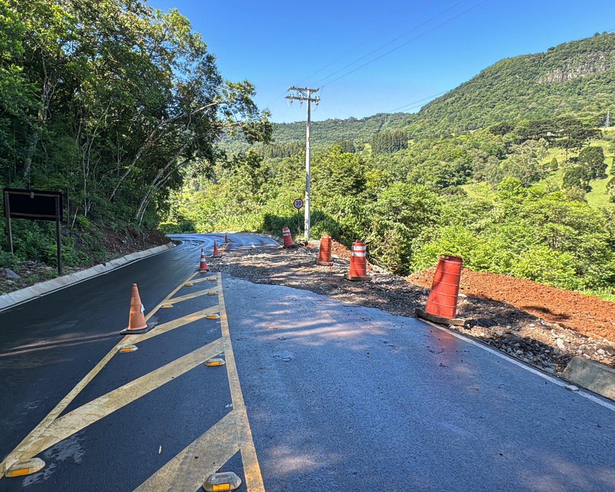 Estrada da Linha 28 é recuperada em Gramado após chuvas