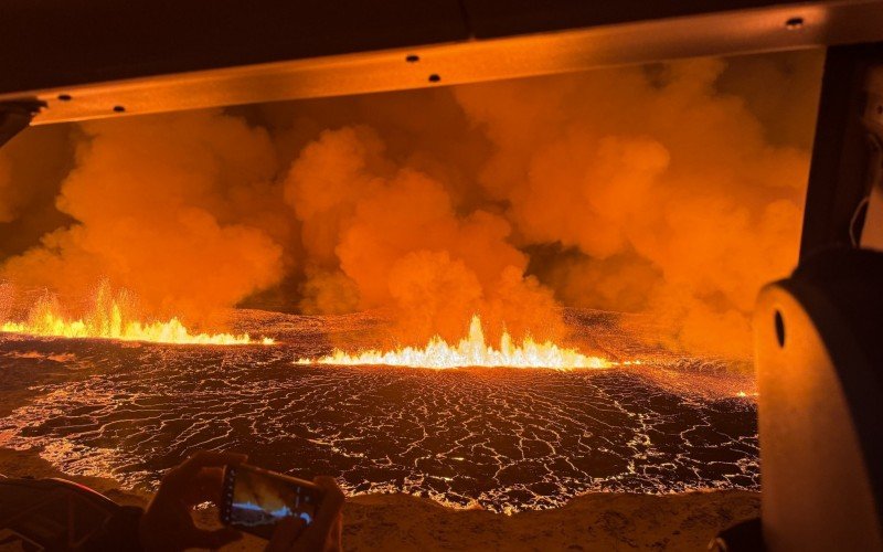 Imagens mostram erupÃ§Ã£o de vulcÃ£o na IslÃ¢ndia