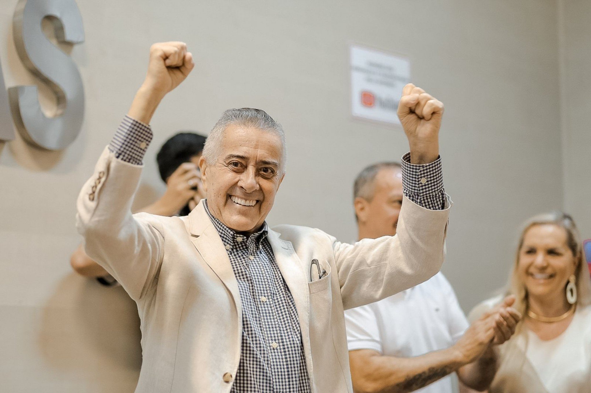 Câmara dá posse a Nedy de Vargas Marques como prefeito de Canoas; veja o que ele disse