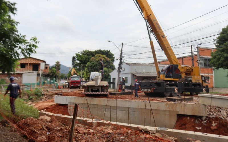 Construção da nova ponte da Rua Campo Bom, no bairro Canudos, em Novo Hamburgo  | Jornal NH