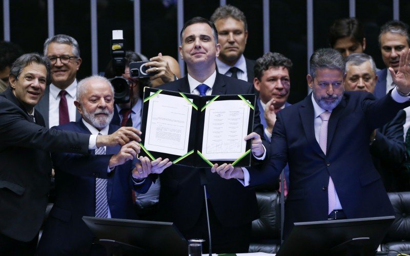 Haddad, Lula, Pacheco e Lira: cerimÃ´nia histÃ³rica em BrasÃ­lia