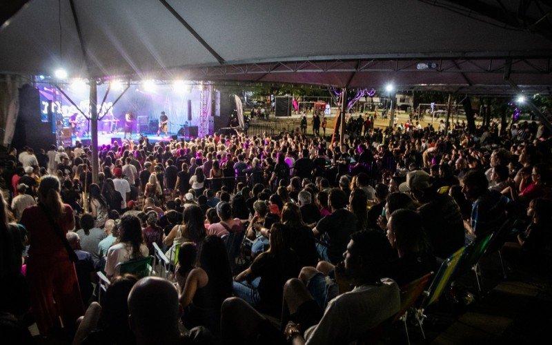 Público pode curtir shows na Praça da Biblioteca, dentro do Semae Cultural