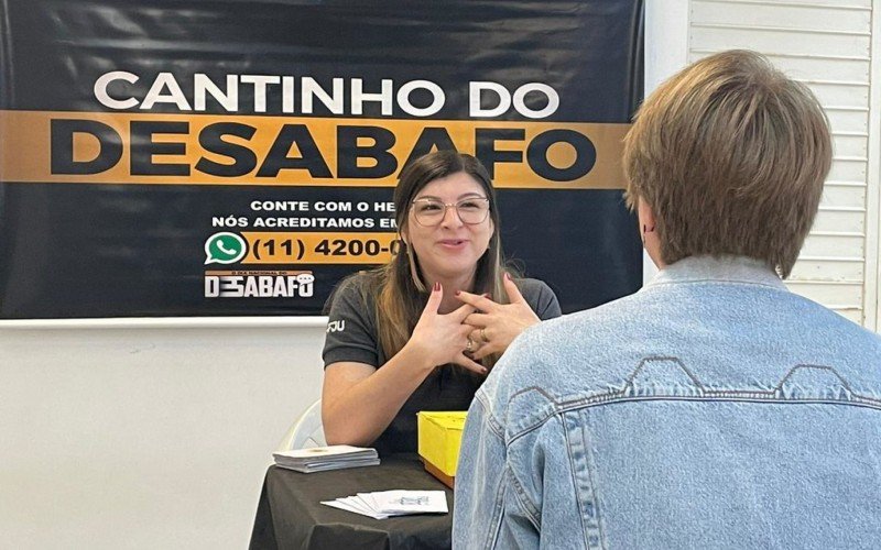 Projeto Help, de auxílio emocional e saúde mental, ocorre em estações da Trensurb 