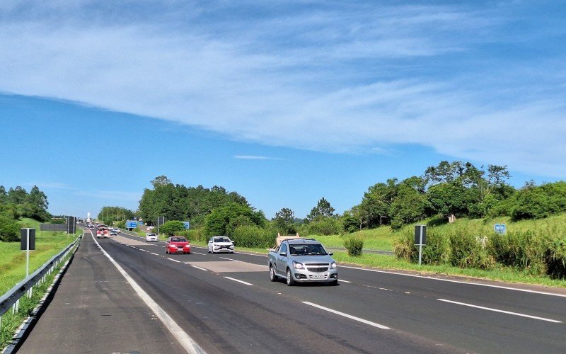 VÍDEO: Saiba como está o trânsito em direção ao litoral norte neste sábado na free way | abc+