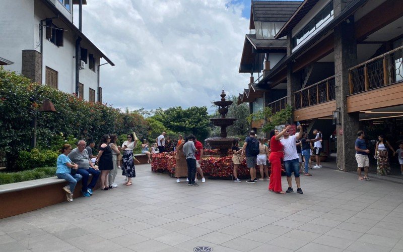 MovimentaÃ§Ã£o no Centro de Gramado na vÃ©spera de Natal, 24 de dezembro