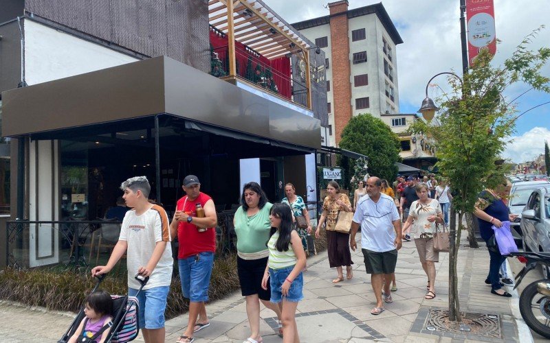 MovimentaÃ§Ã£o no Centro de Gramado na vÃ©spera de Natal, 24 de dezembro